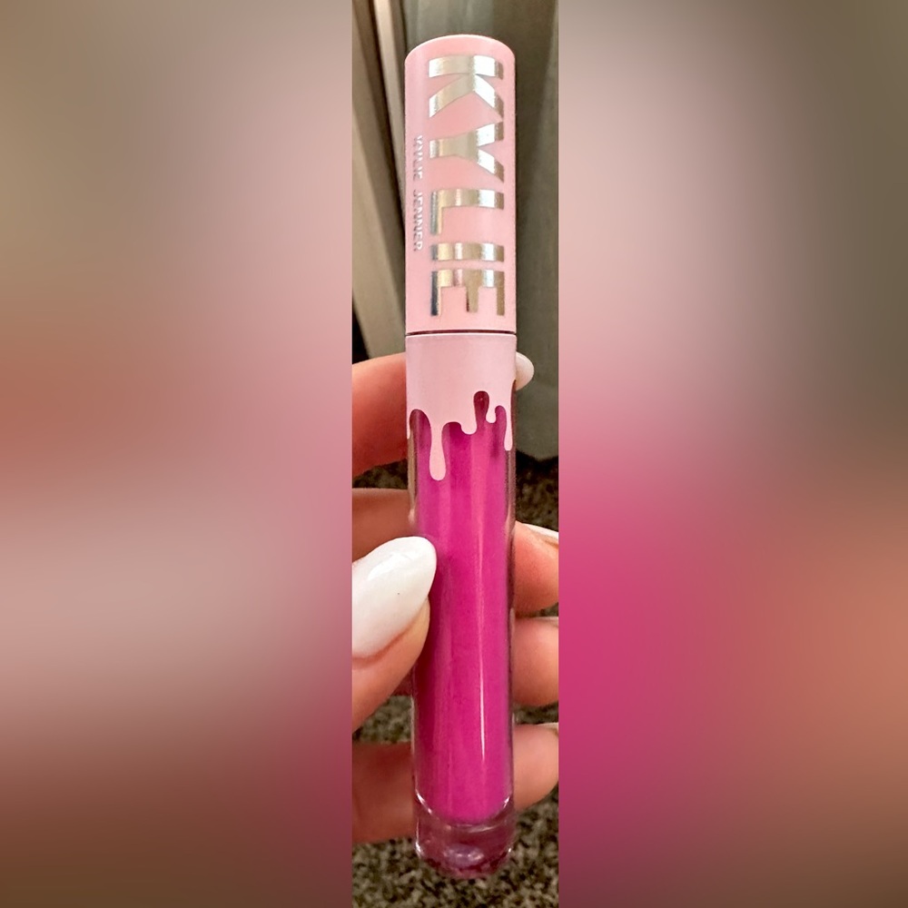 KYLIE Liquid Lipstick in Shade 304 - (DISCONTINUED)